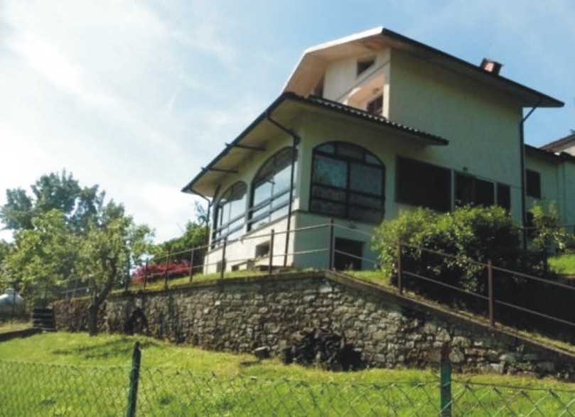 villa semi indipendente con giardino